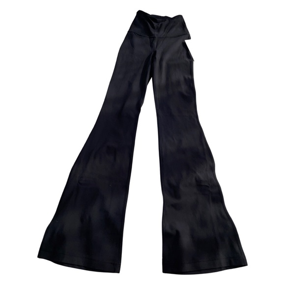 NWT LuLuLemon Groove Super-High-Rise Flared Pant Nulu in Black - Picture 4 of 8